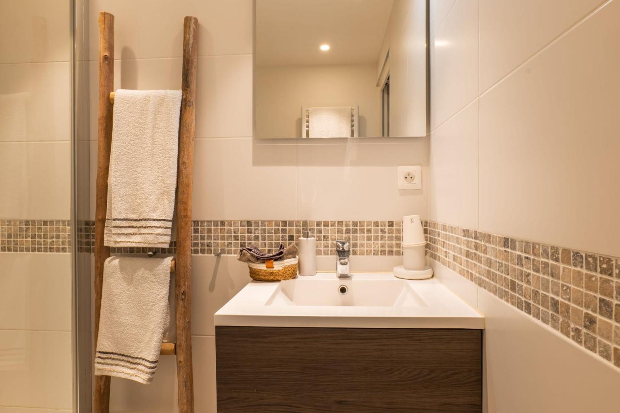 1-br In The Heart Of *